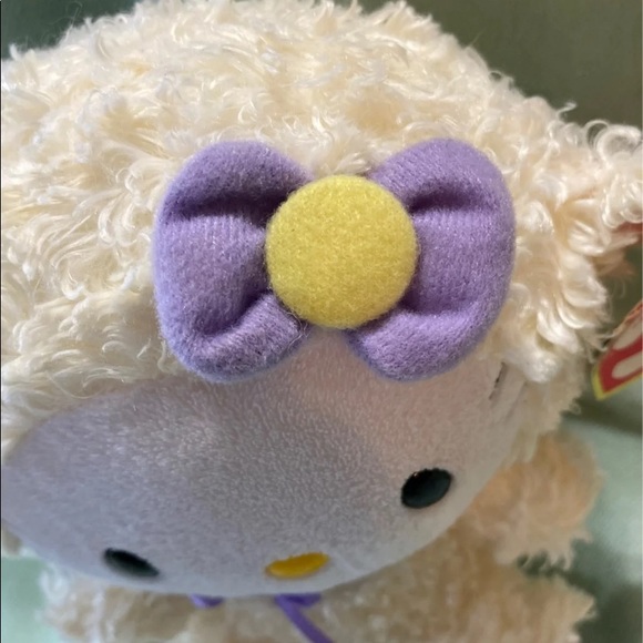 Hello Kitty Lamb Plush - Picture 3 of 13